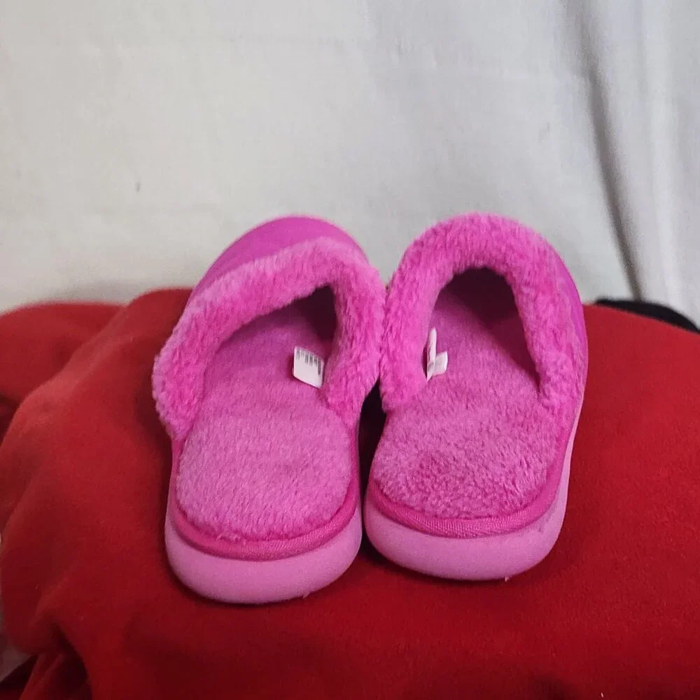 Wondershop at Target Kids Pink Faux Fur Lined Cushion Charlie Slipper Size M 2-3